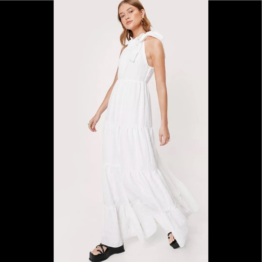 Nasty Gal Textured Tiered Halter dress NWT size 4